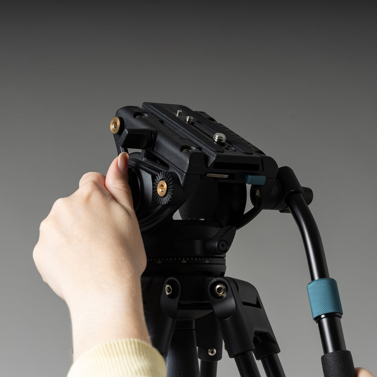 V9i professional video tripod